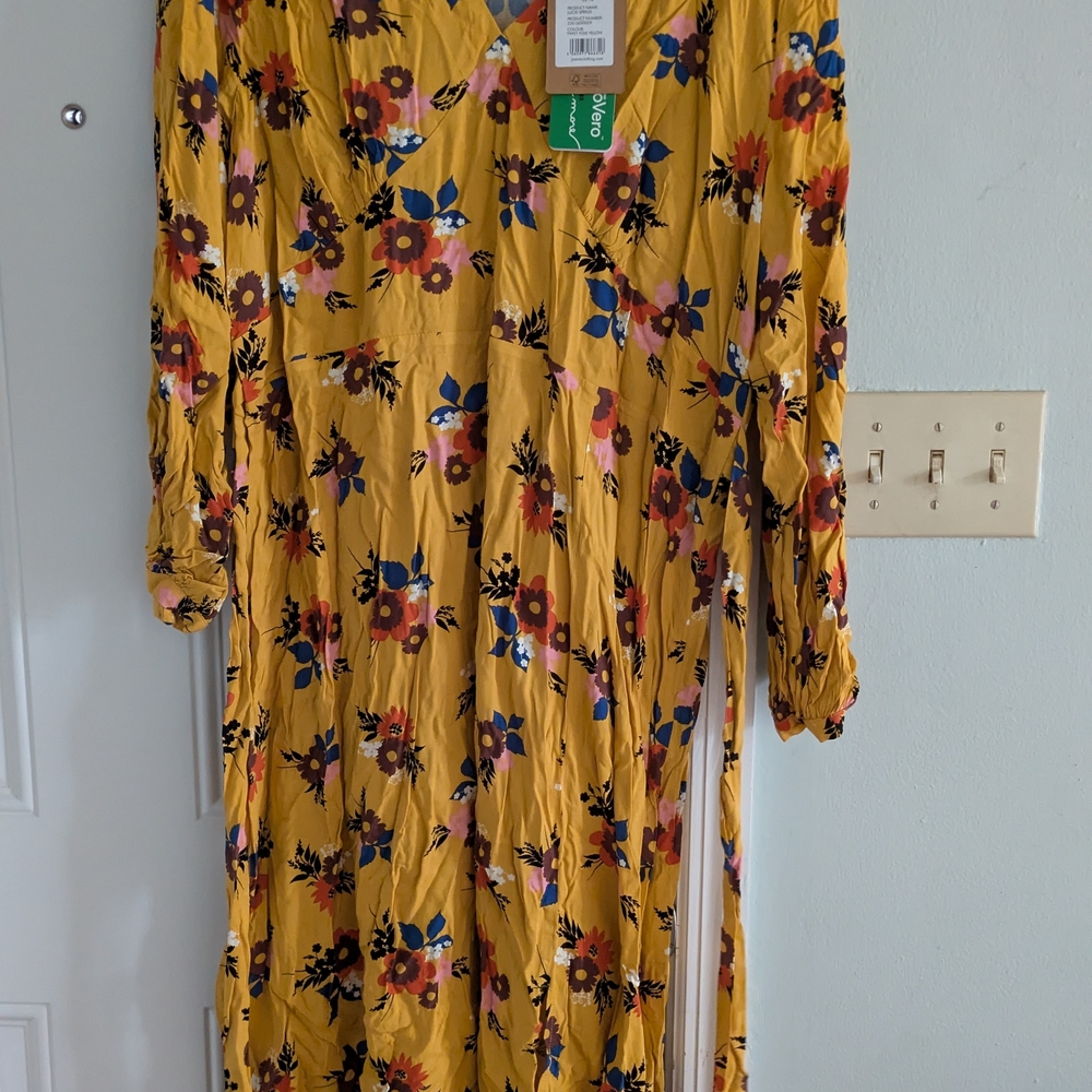 Floral Yellow Dress - New with tags. Size 18